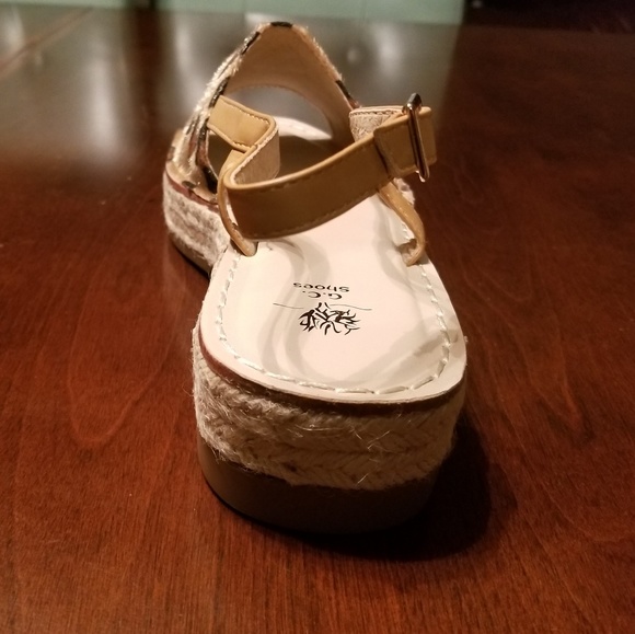 1 left Sz 10 left Animal print faux fur sandals - Picture 3 of 3